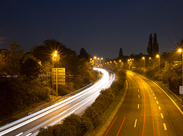 Verkehrsabhängige Straßenbeleuchtungssteuerung